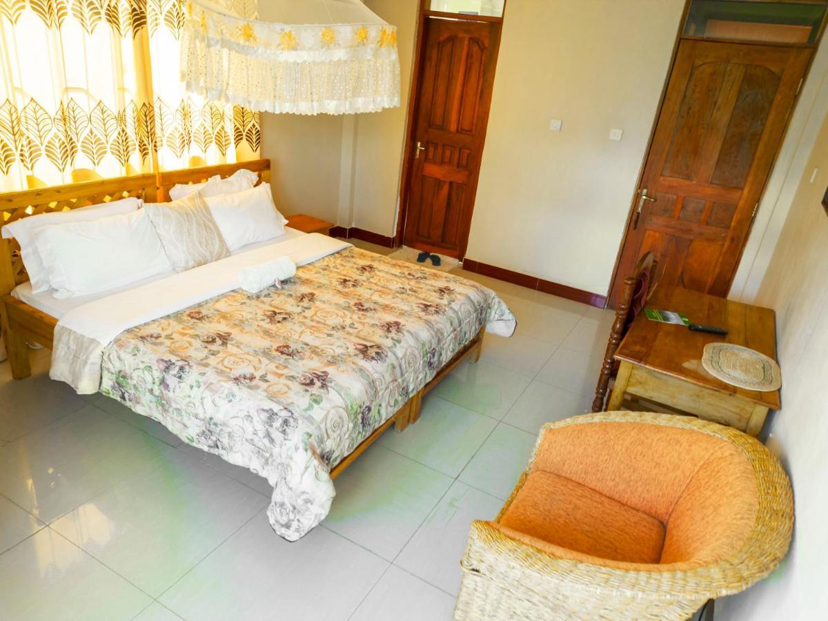 Runako Lodge Arusha Esterno foto