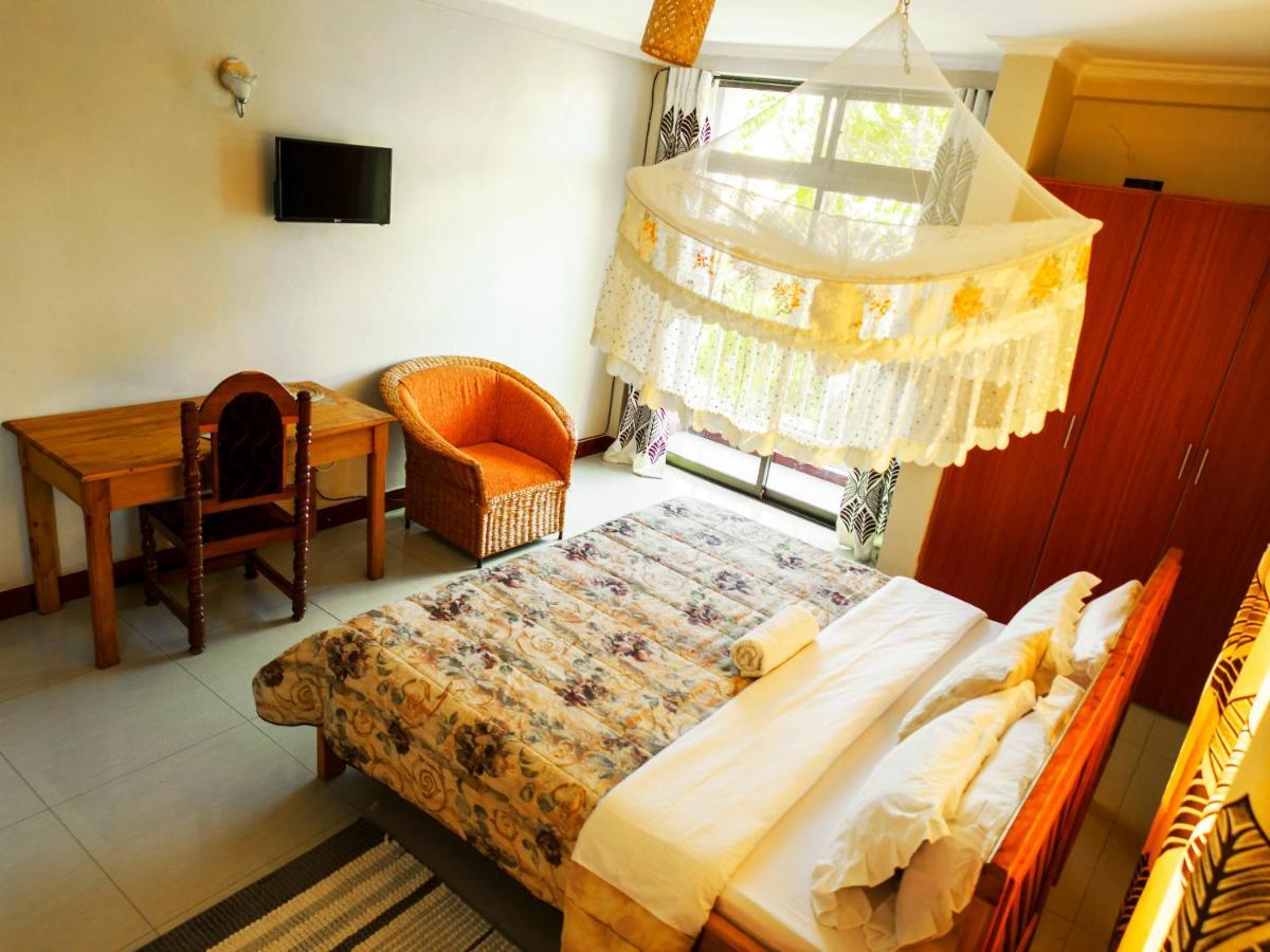 Runako Lodge Arusha Esterno foto
