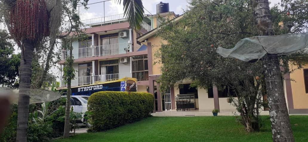Runako Lodge Arusha Esterno foto